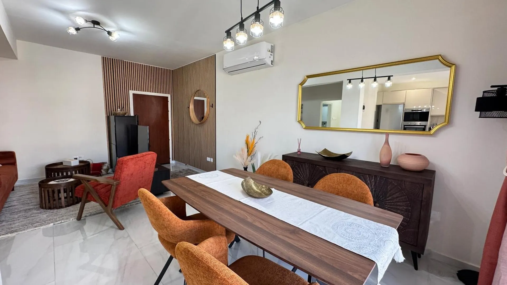 Apartament Luxury 2 Bedroom City Center Larnaca