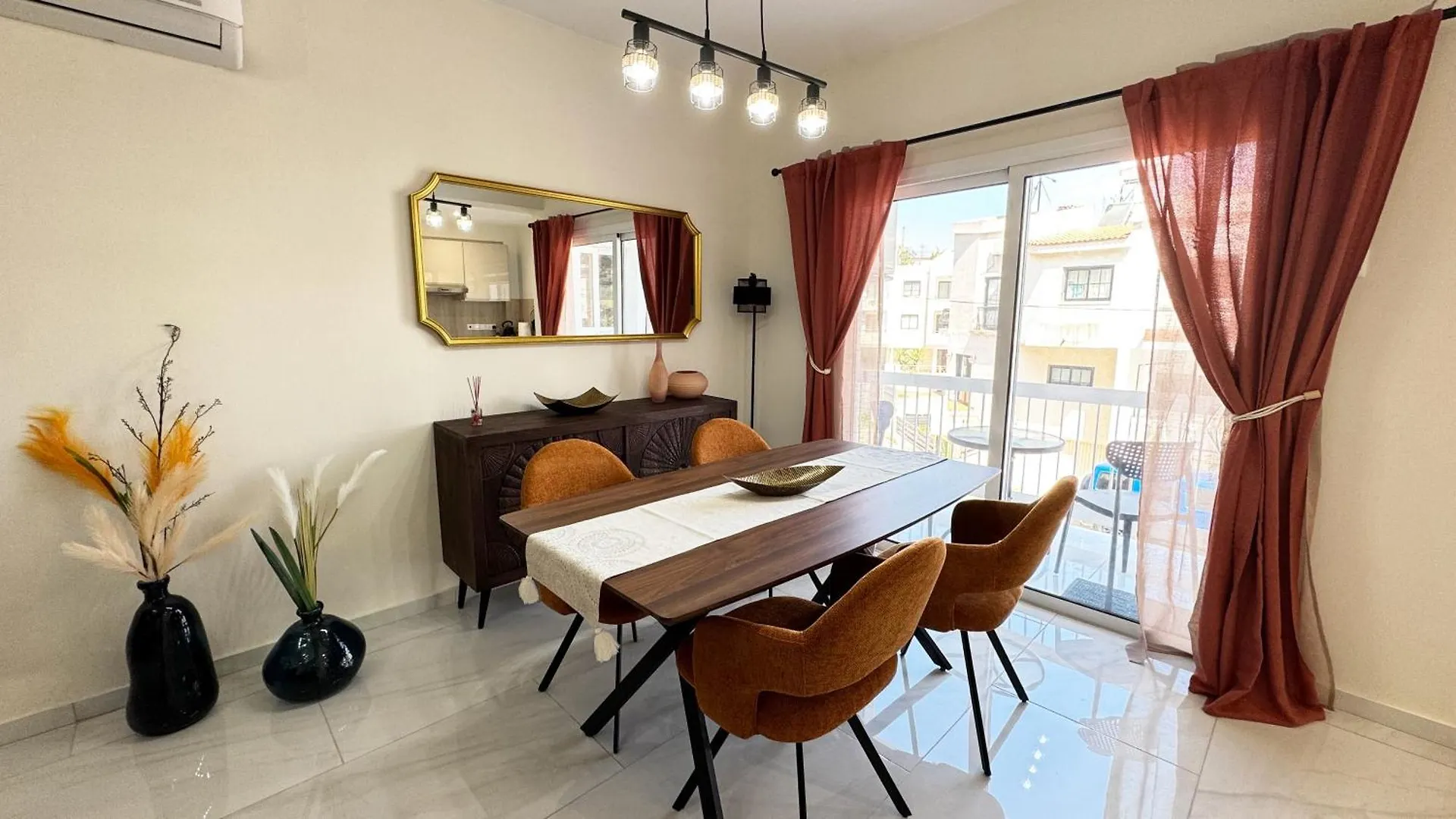 Luxury 2 Bedroom City Center Larnaca